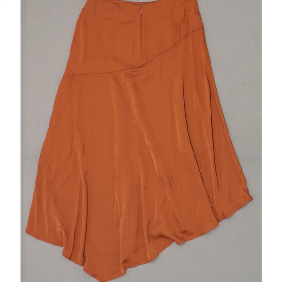 WOMEN'S SEAMED ASYMMETRICAL HEM MIDI SLIP SKIRT - Picture 4 of 5